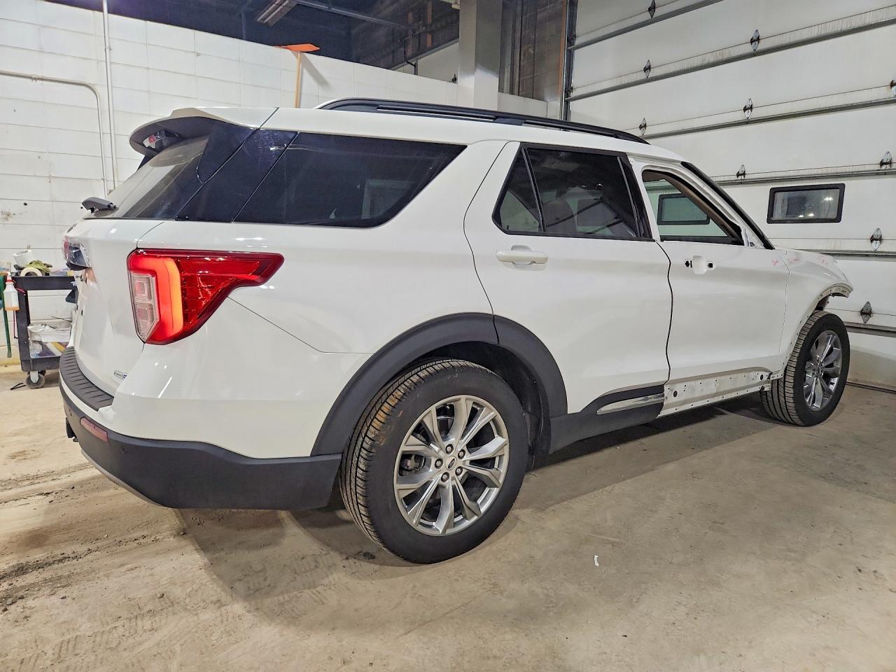 2020 Ford Explorer Xlt - Фото 3