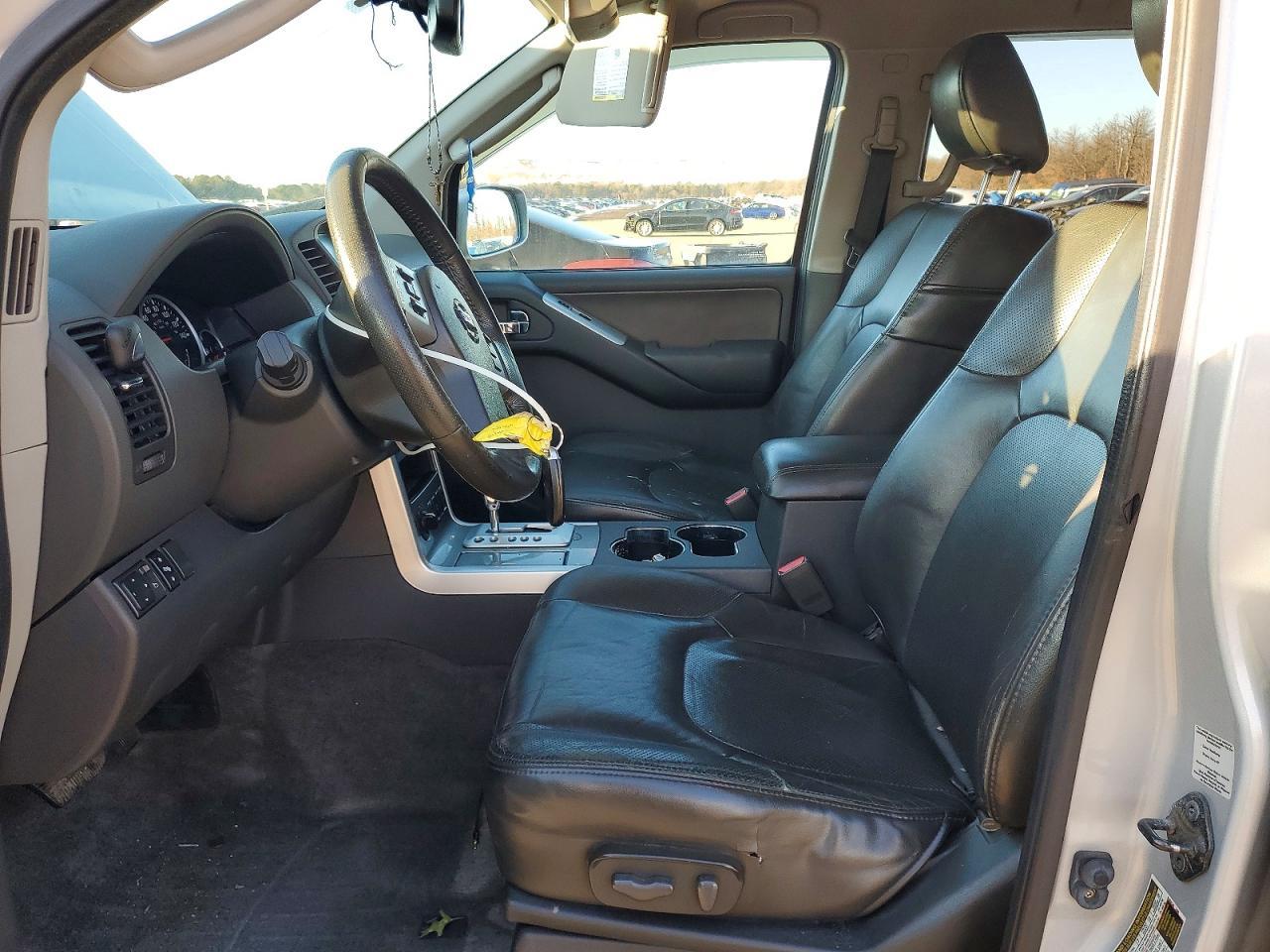 2011 Nissan Pathfinder S - Фото 7