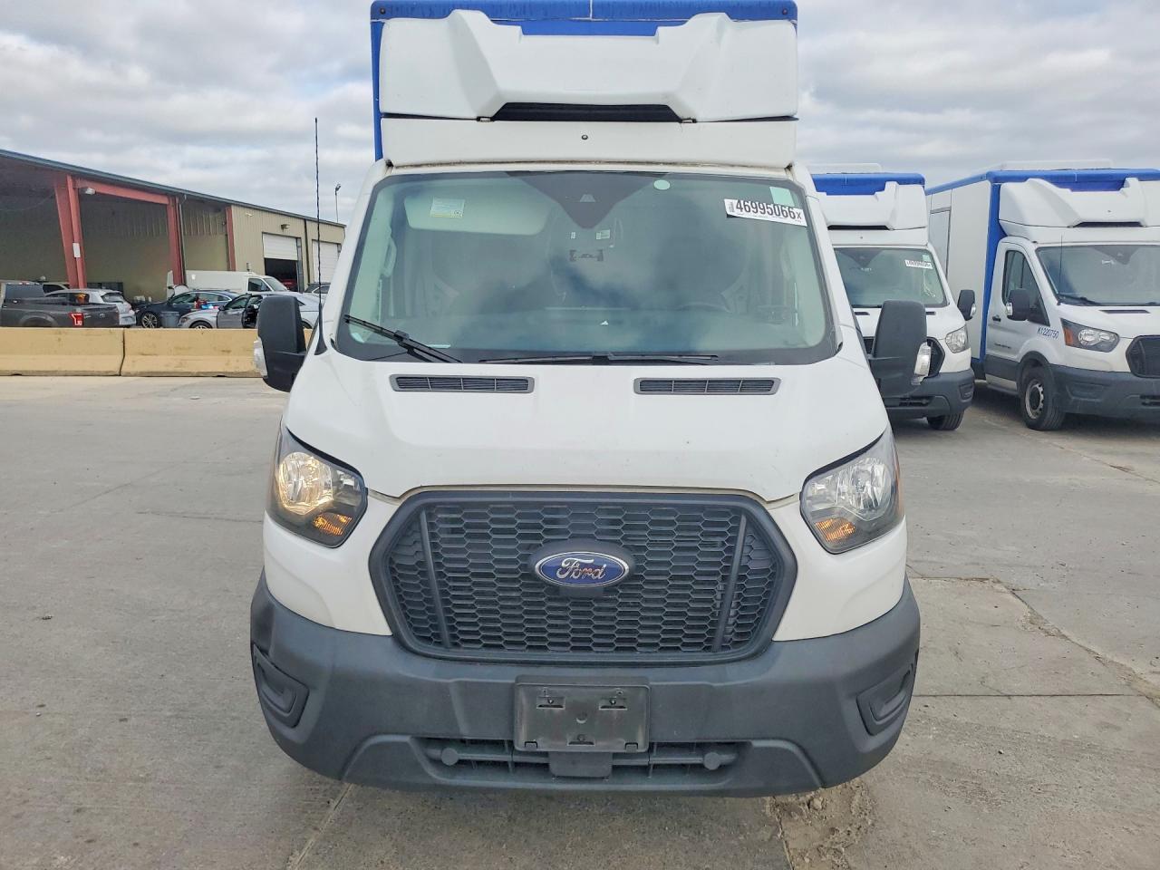 2022 Ford Transit Delivery Truck - Фото 5