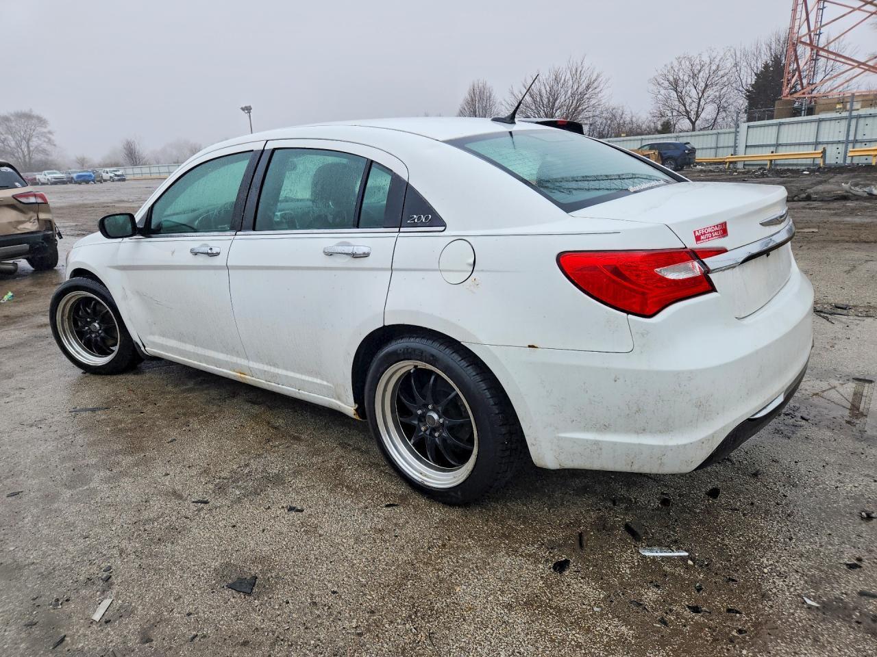 2011 Chrysler 200 Limited - Фото 2