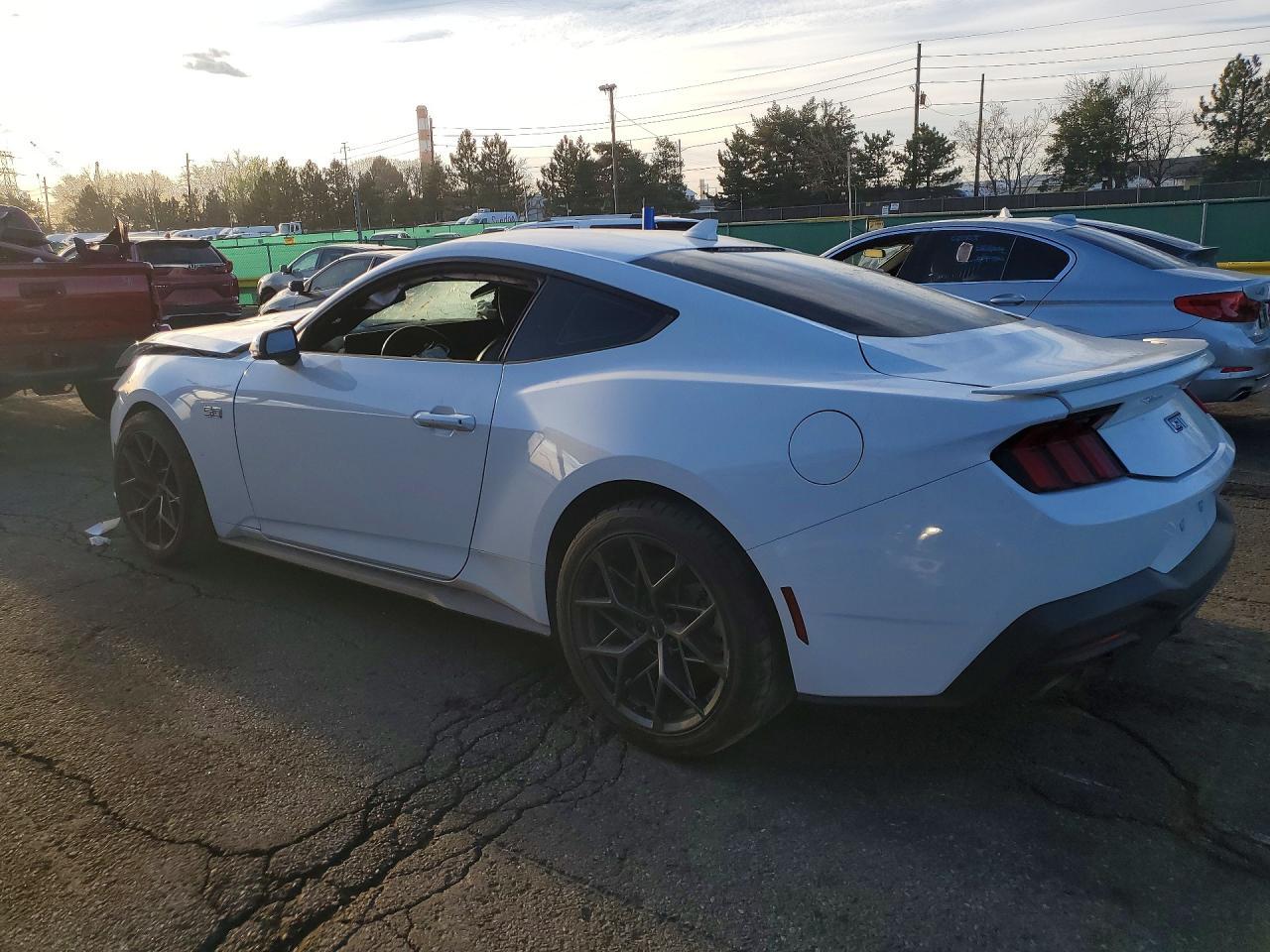 2024 Ford Mustang Gt 5.0L V-8 - Фото 2