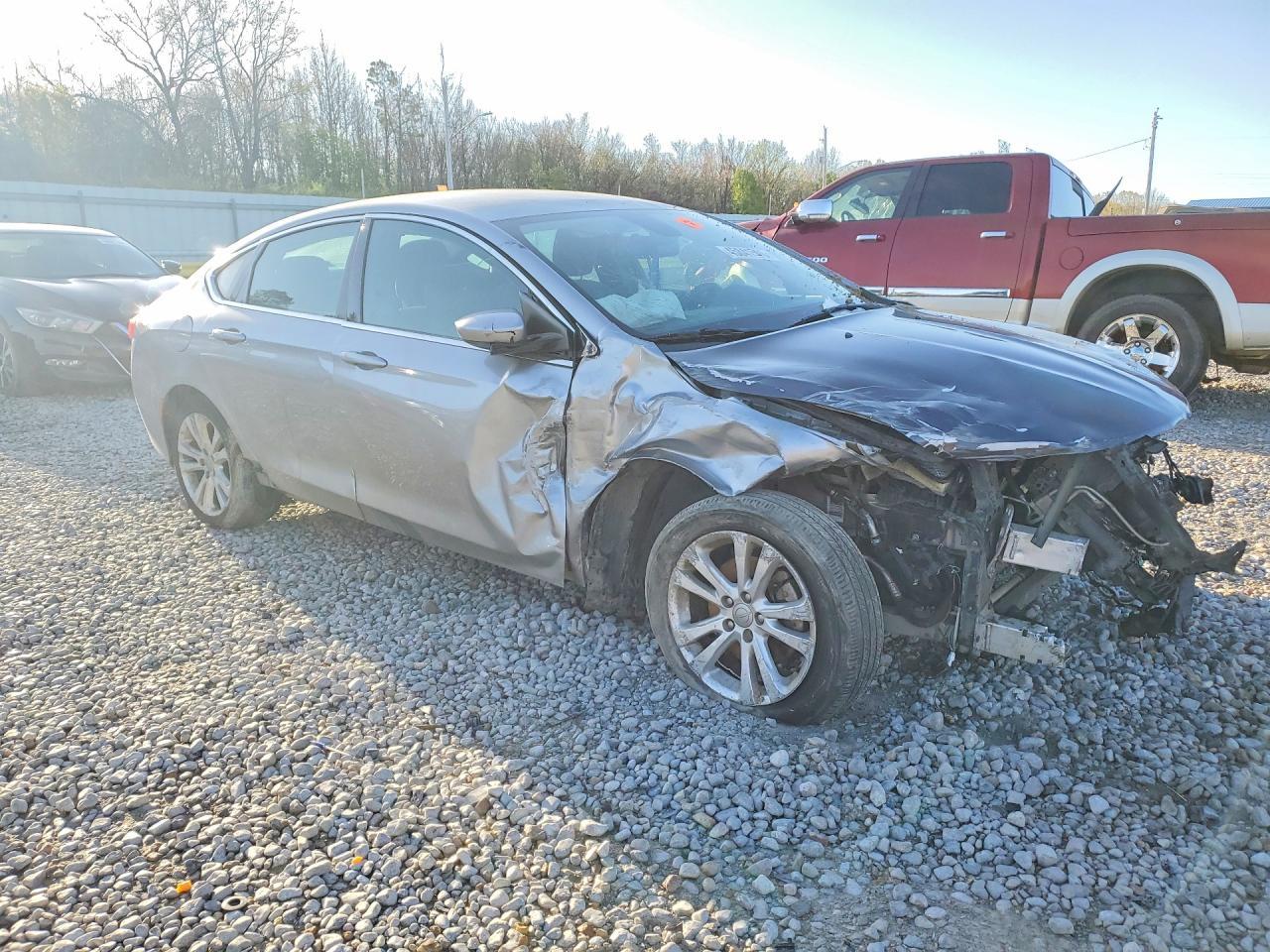 2016 Chrysler 200 Limited - Фото 4