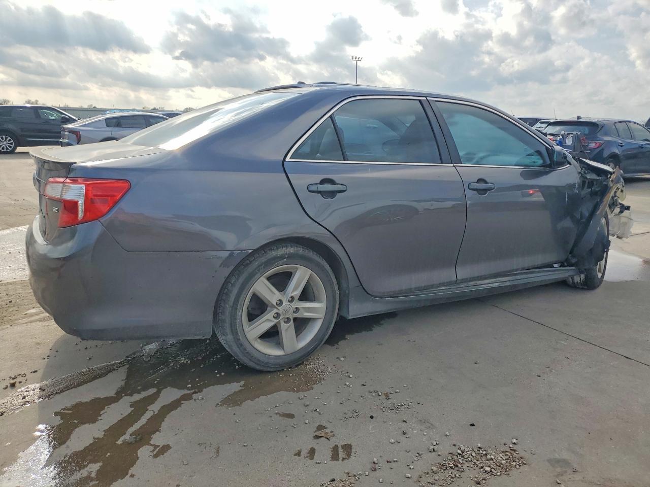 2014 Toyota Camry - Фото 5
