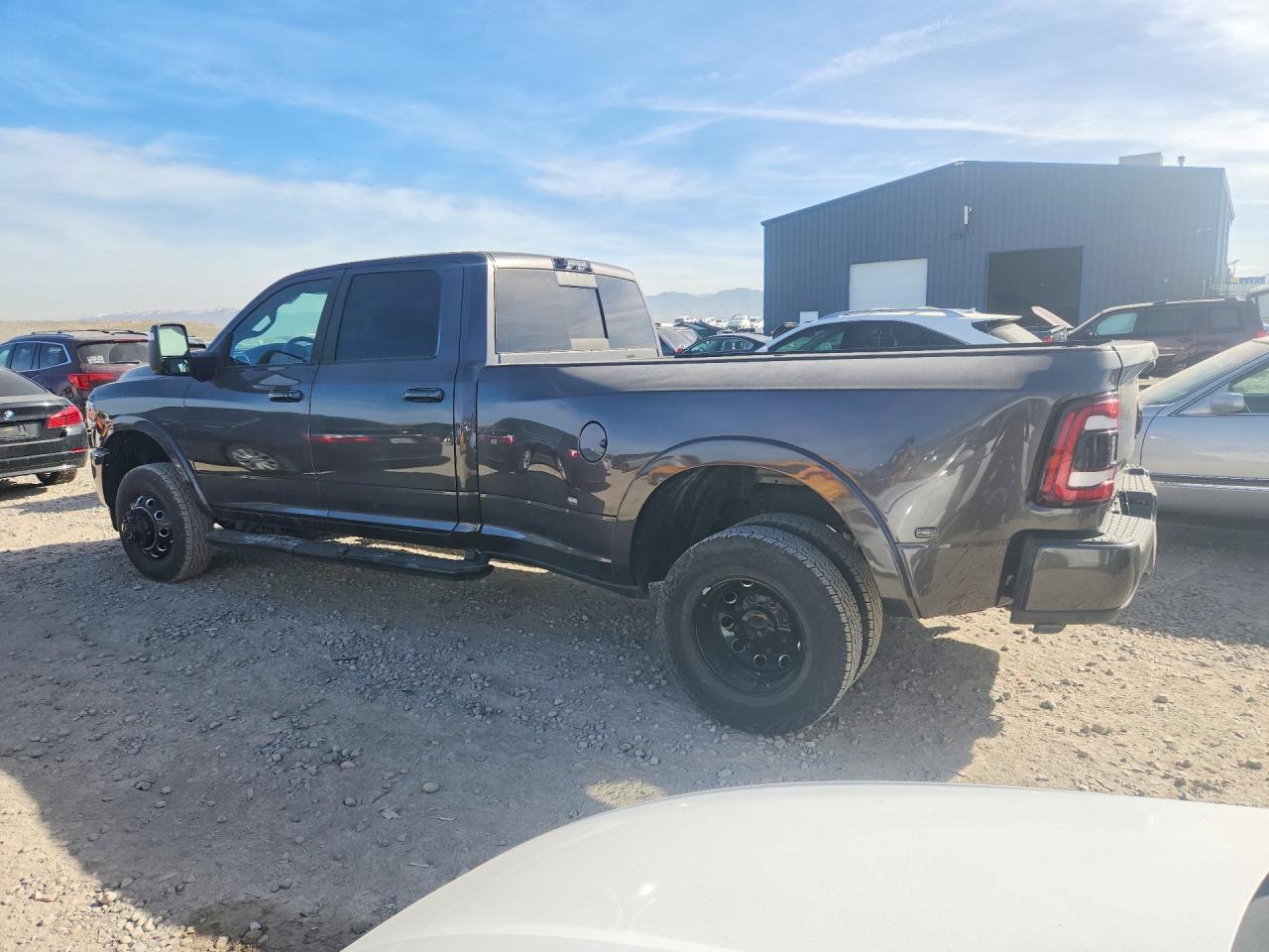2024 Ram 3500 Laramie - Фото 2