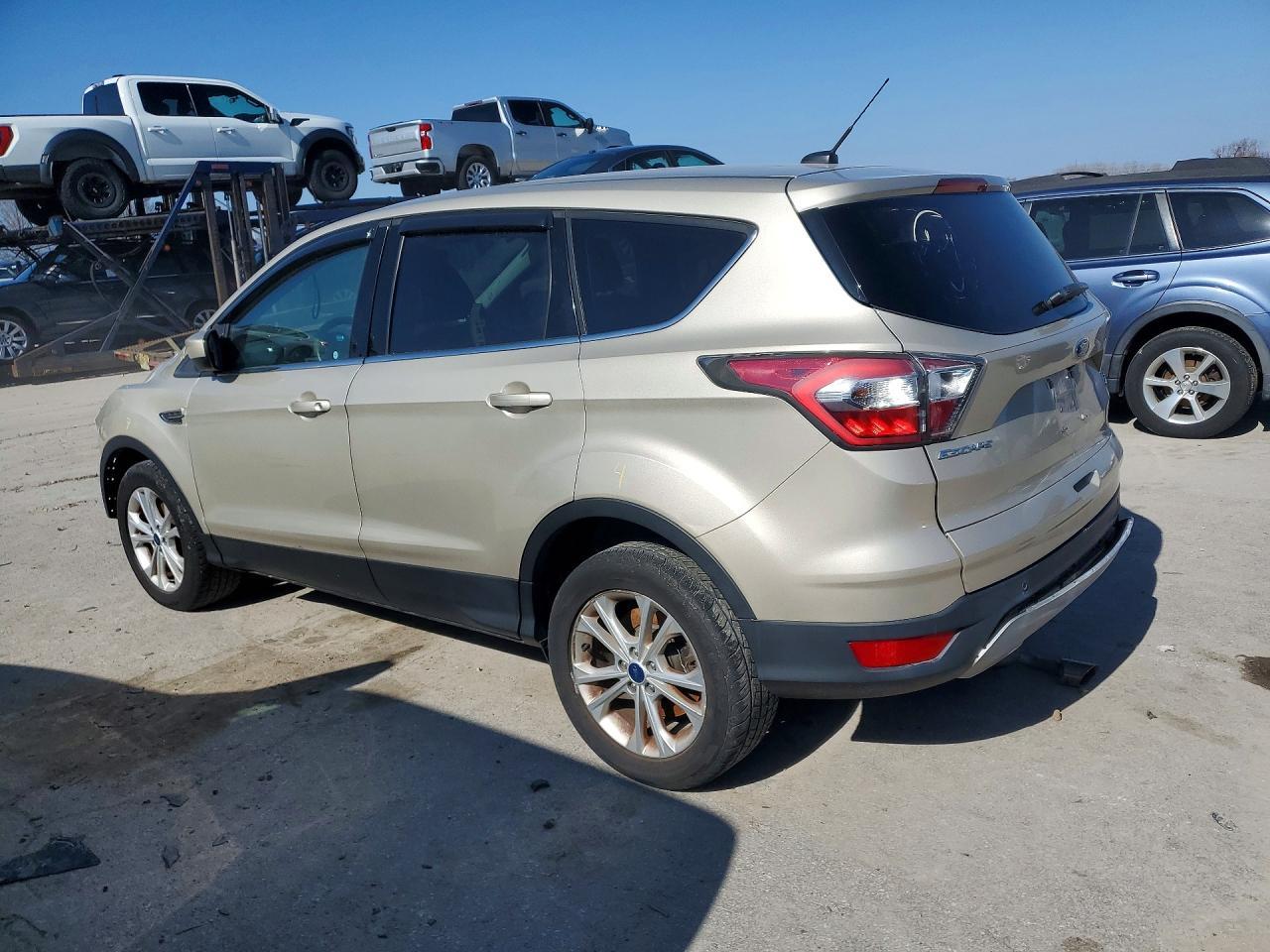 2017 Ford Escape Se - Фото 3