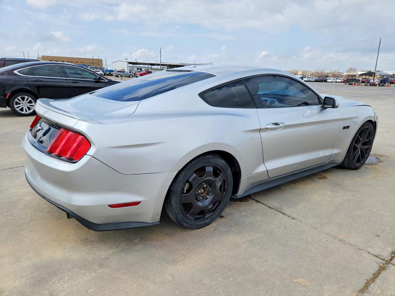 2016 Ford Mustang - Фото 3
