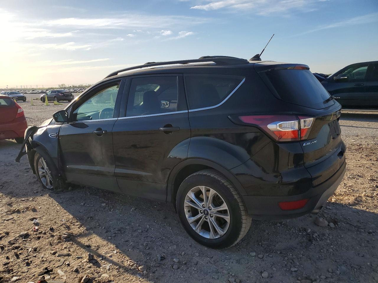 2018 Ford Escape Sel - Image 2