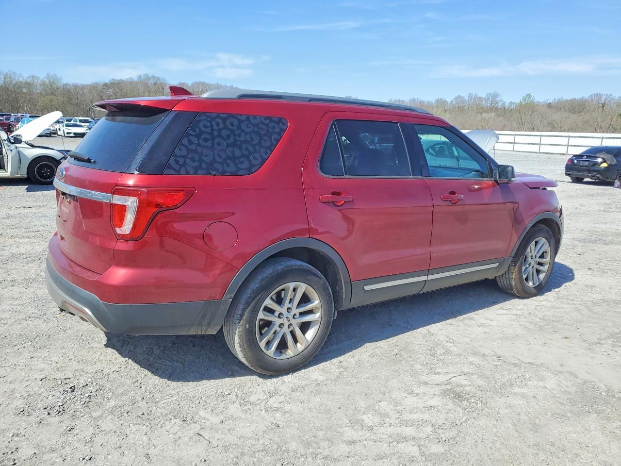 2017 Ford Explorer Xlt - Image 3