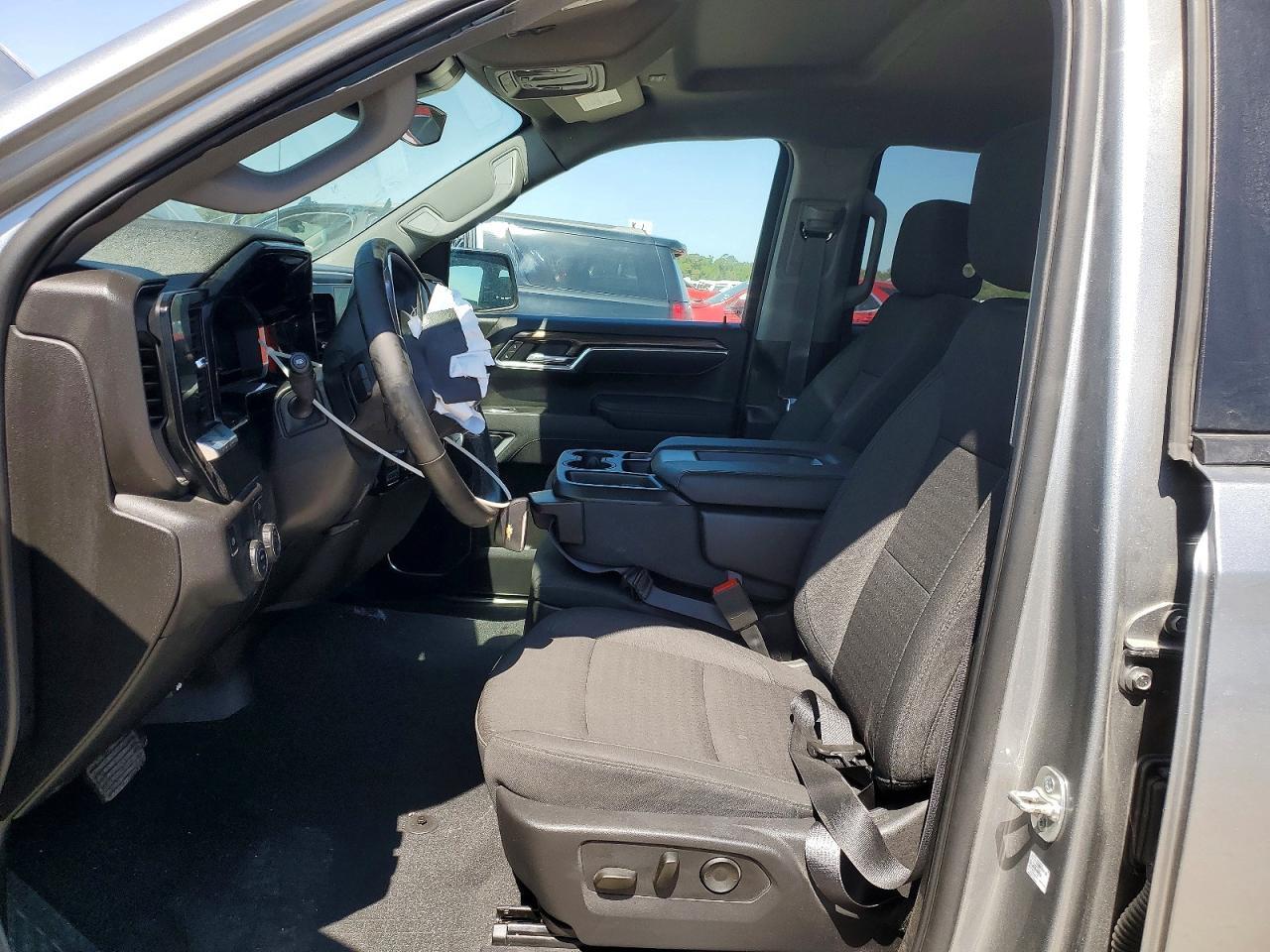 2025 Chevrolet Silverado C1500 Rst - Image 7