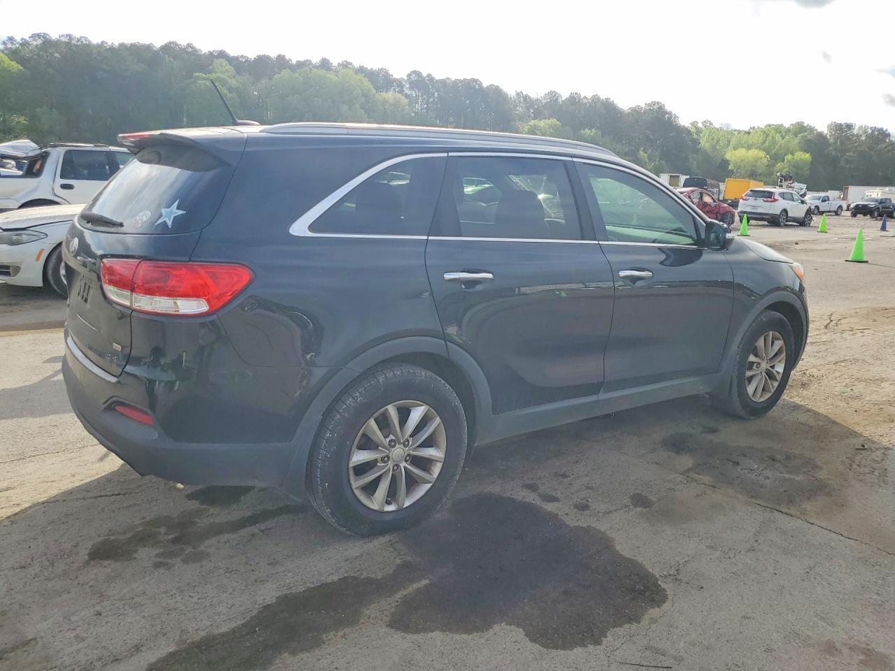 2016 Kia Sorento Lx - Image 3