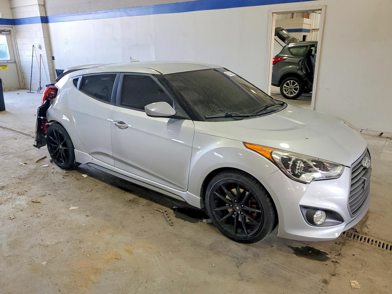 2016 Hyundai Veloster Turbo - Image 4