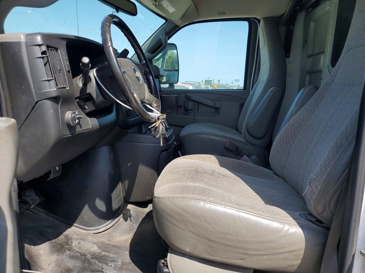 2019 Chevrolet Express - Image 7