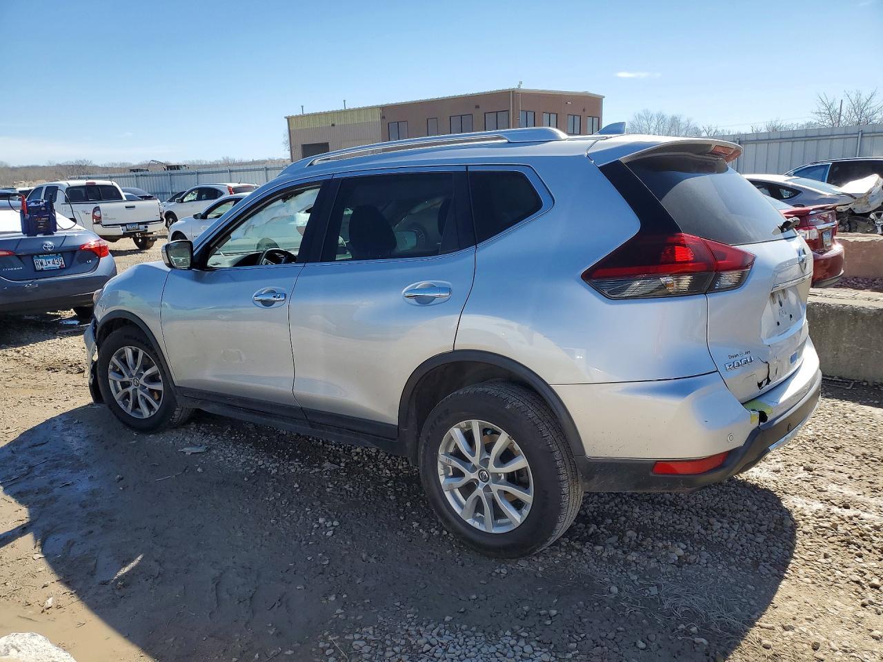 2020 Nissan Rogue Sv - Фото 2