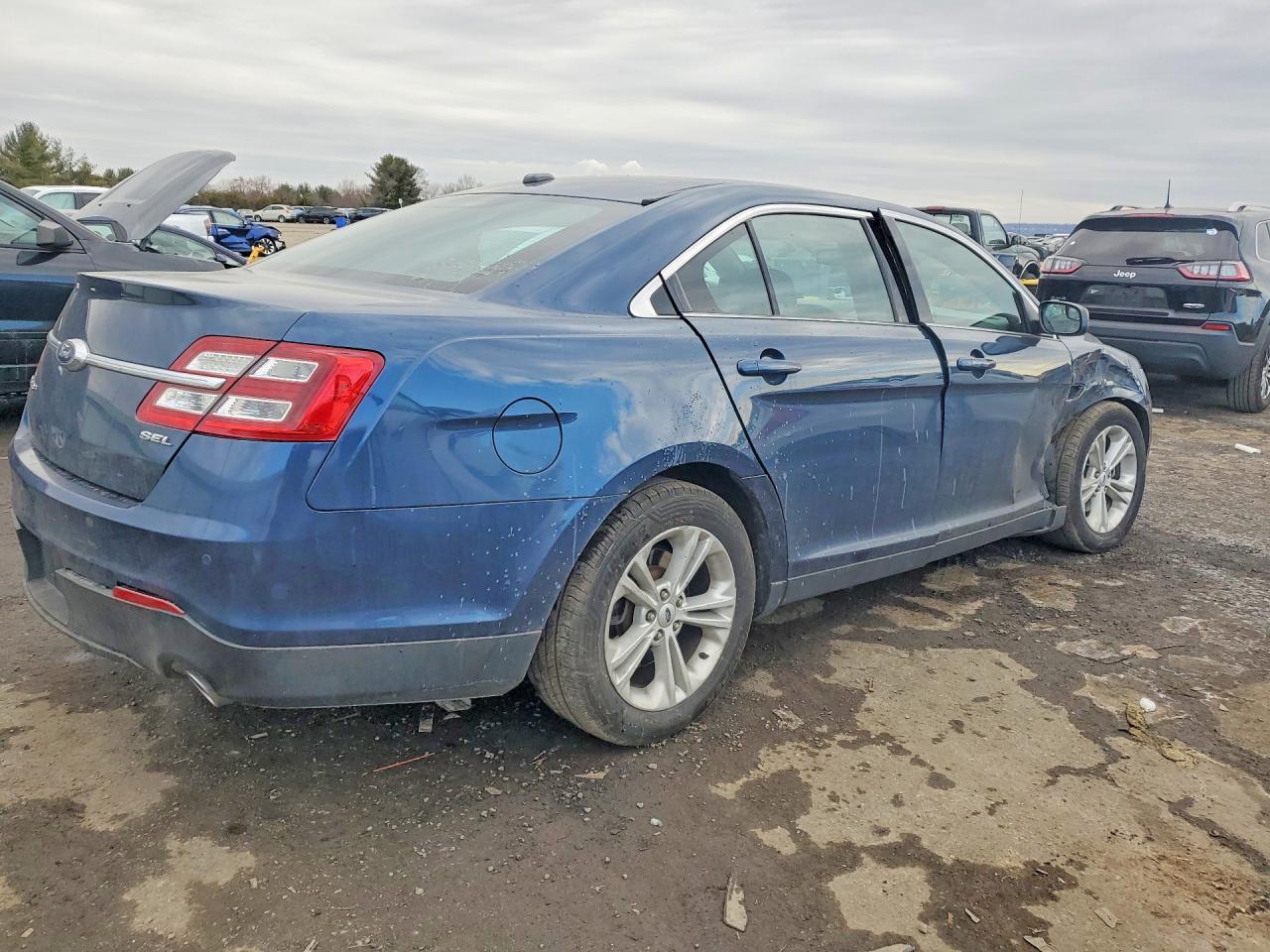 2016 Ford Taurus Sel - Фото 3