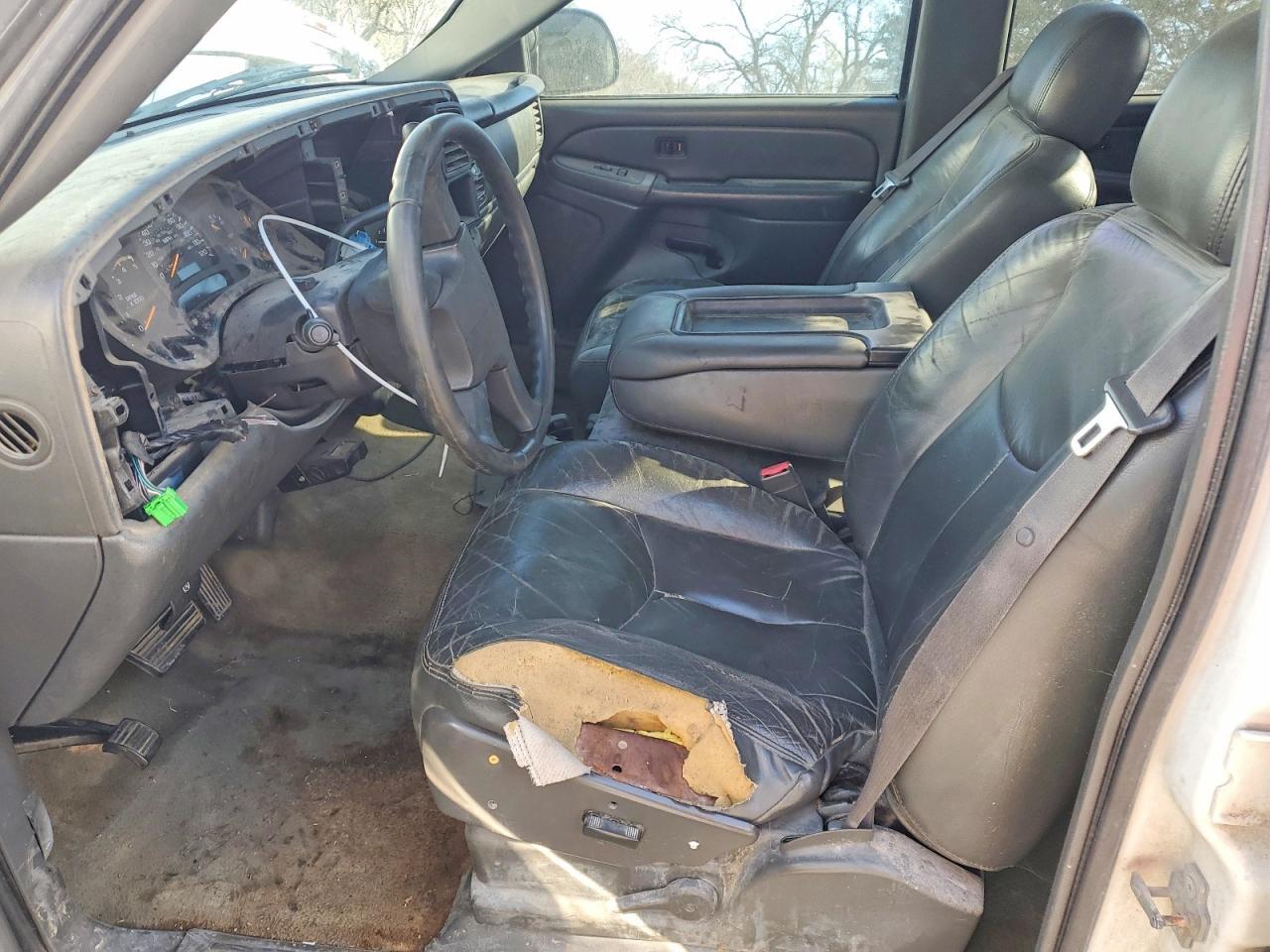 2004 Chevrolet Silverado K2500 Heavy Duty - Image 7