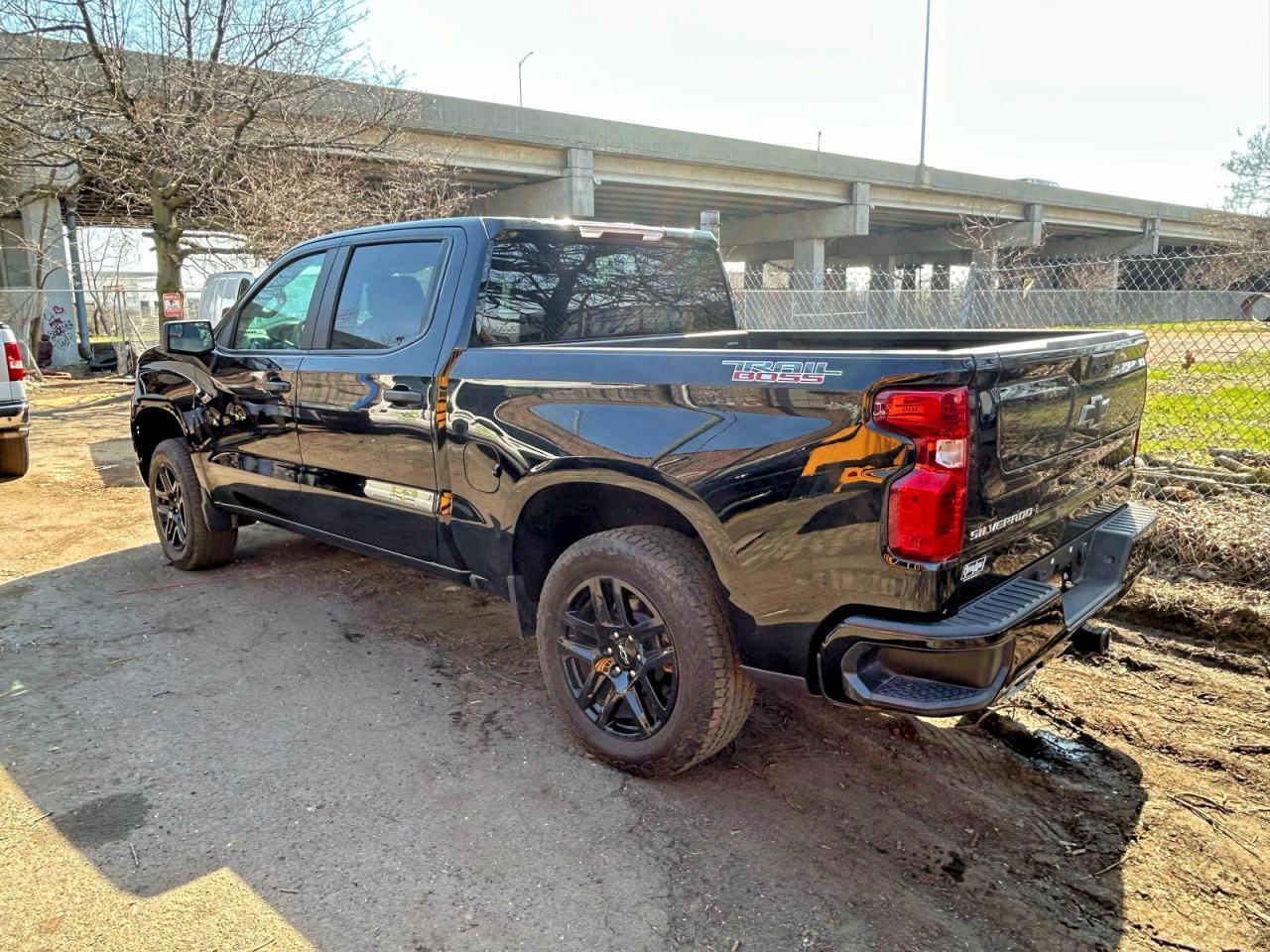 2024 Chevrolet Silverado K1500 Trail Boss Custom - Image 3