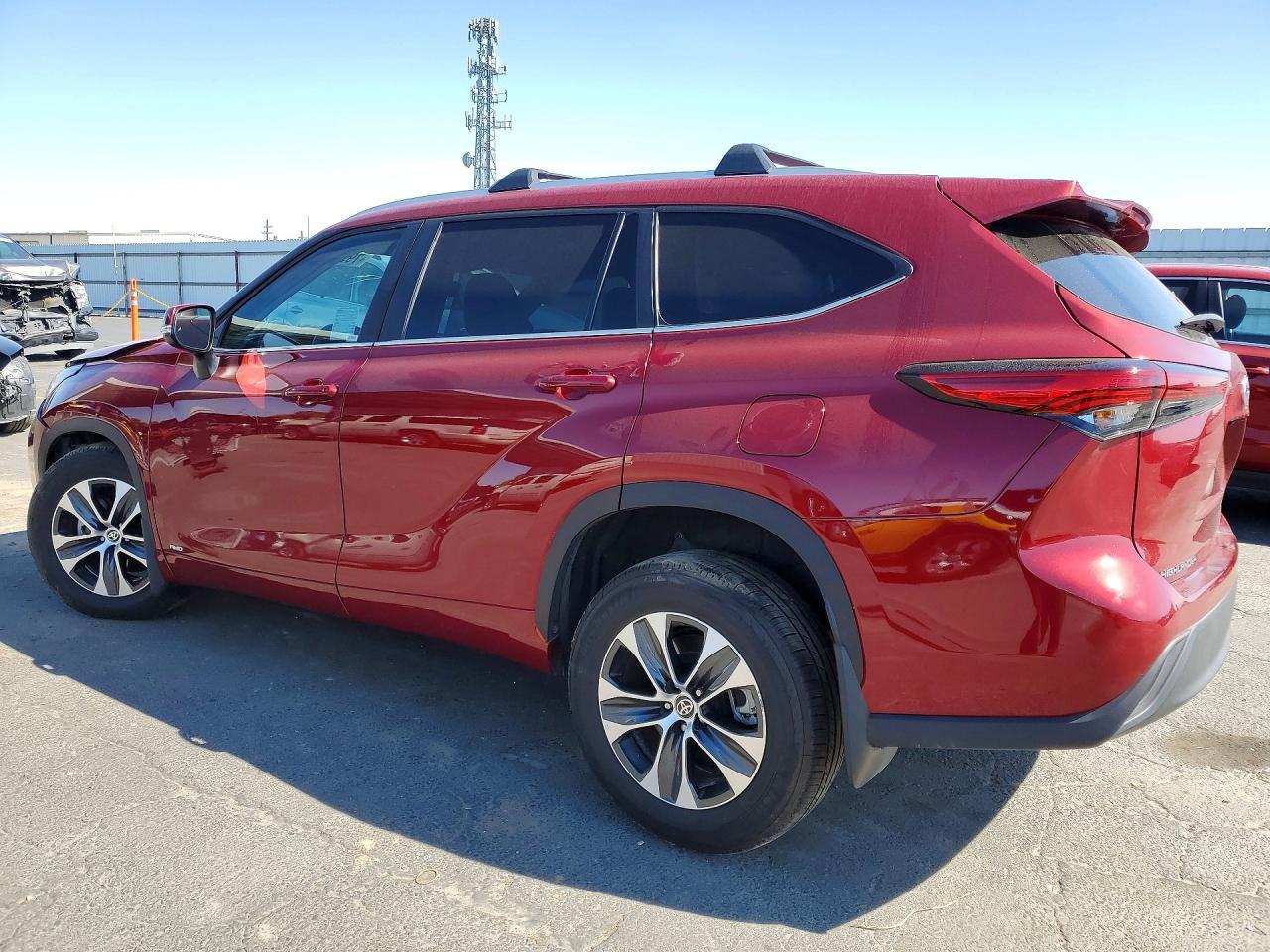 2023 Toyota Highlander Hybrid Xle - Image 2