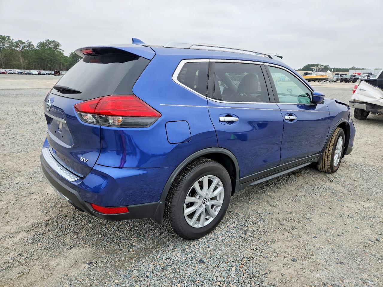 2017 Nissan Rogue Sv - Image 3