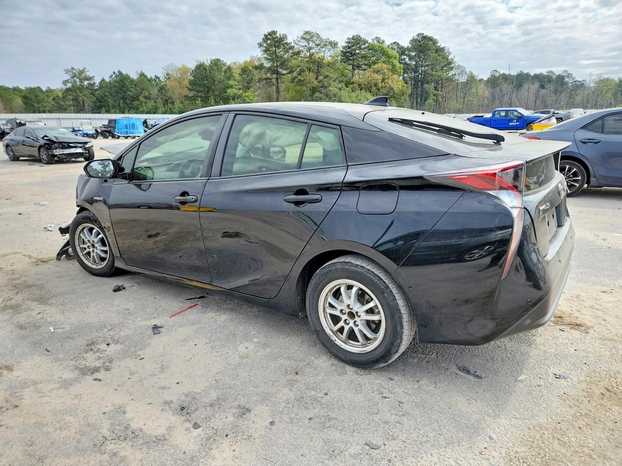 2018 Toyota Prius Hyb - Image 2