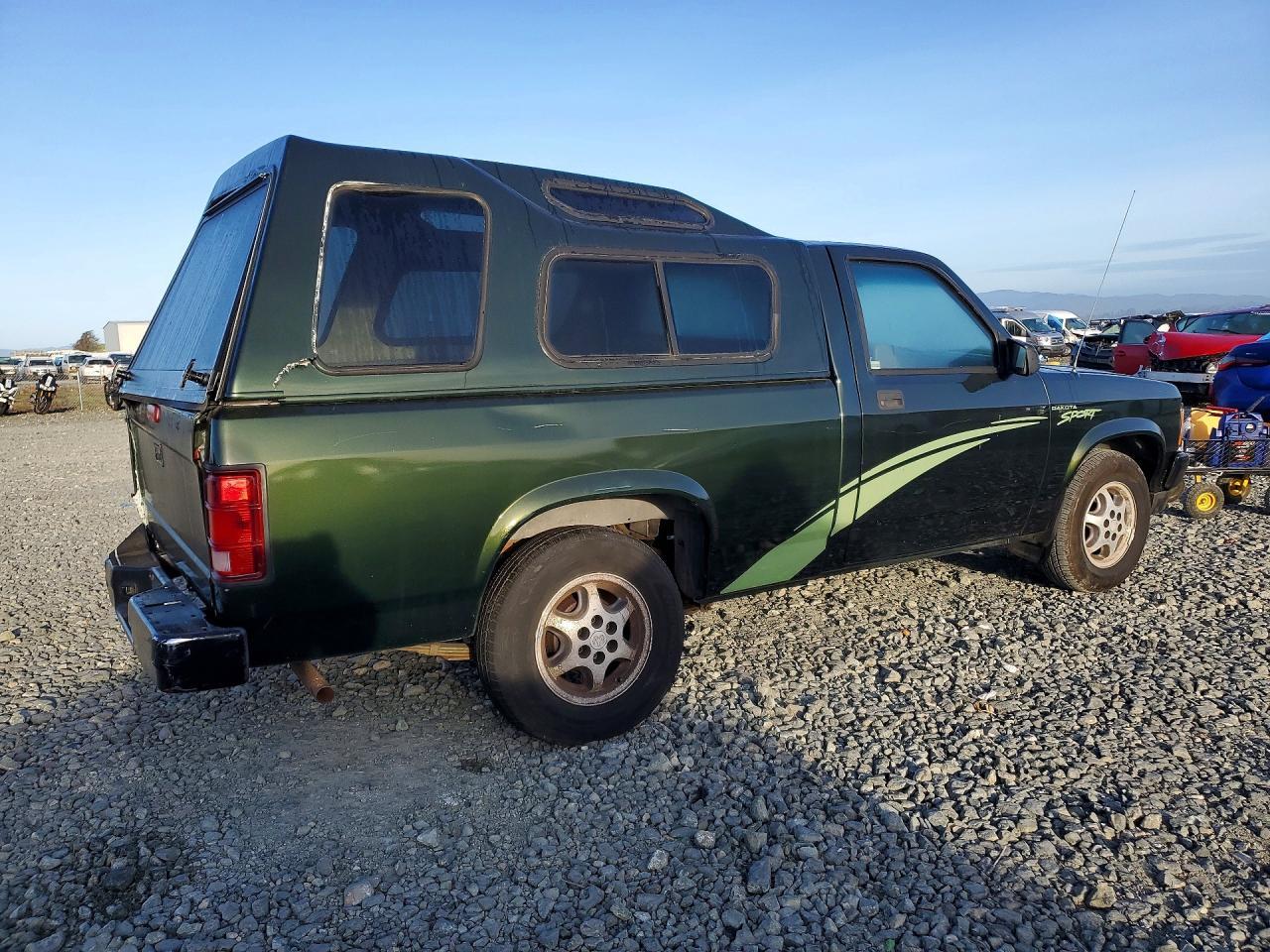 1996 Dodge Dakota - Image 3