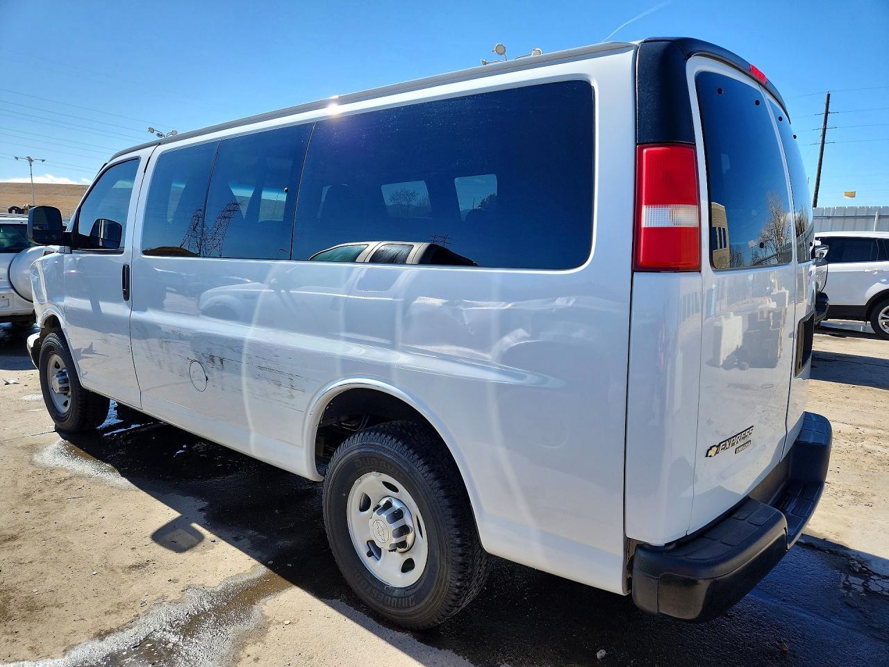 2014 Chevrolet Express G3500 Ls - Фото 2