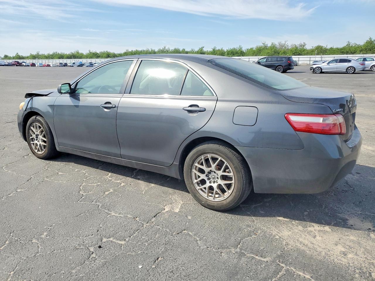 2007 Toyota Camry Le - Фото 2