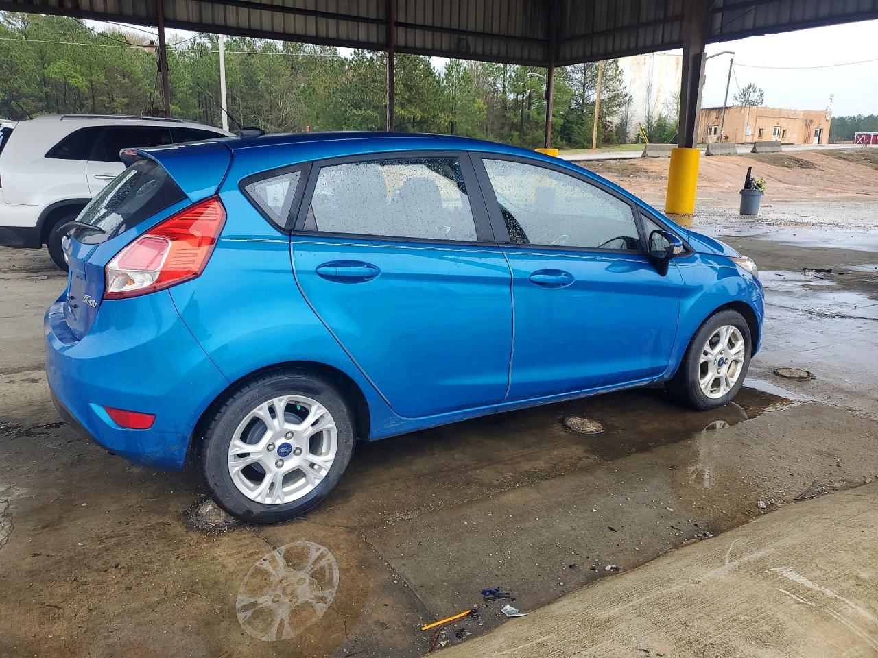 2015 Ford Fiesta Se - Image 3