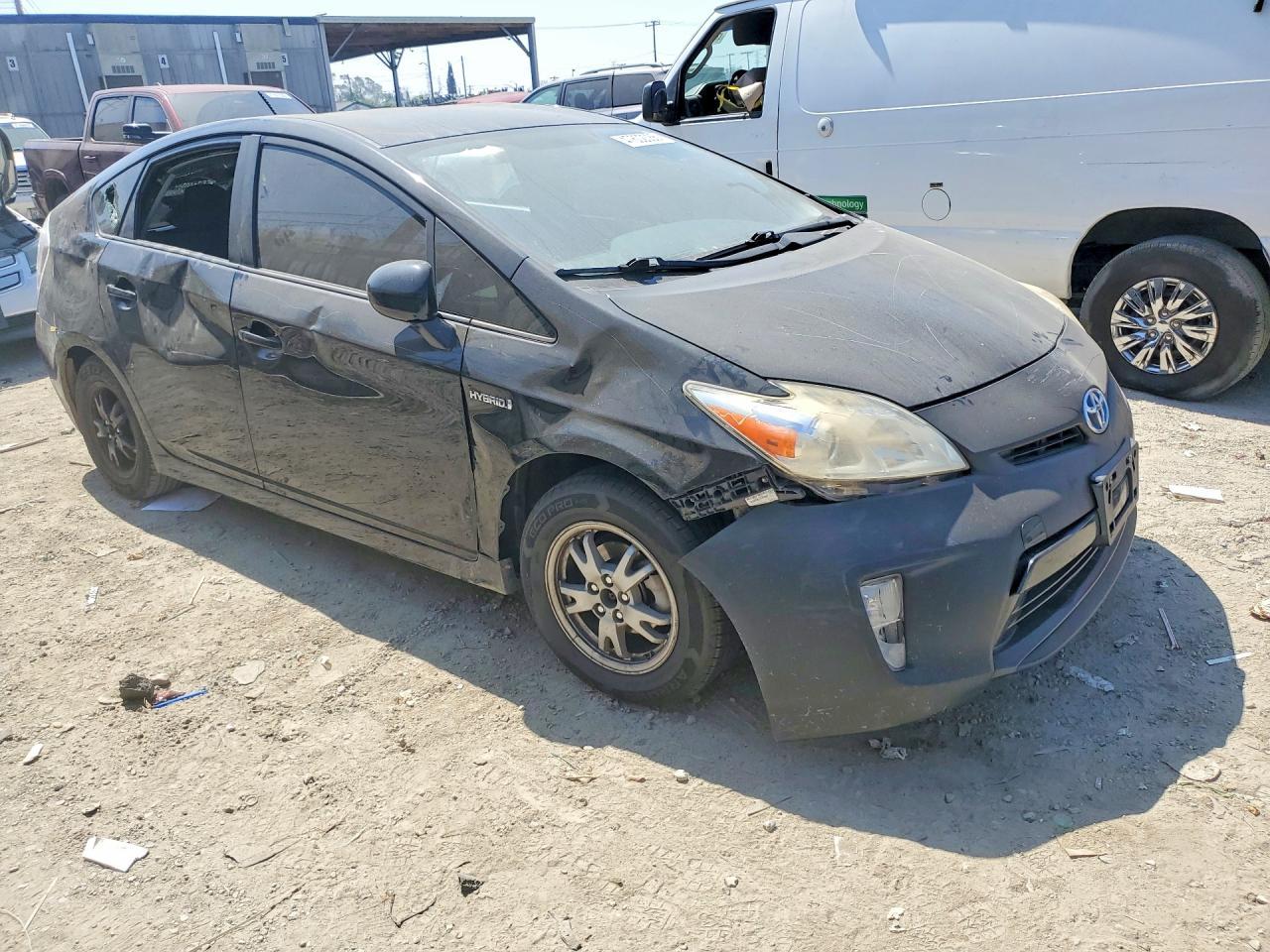 2015 Toyota Prius Two - Фото 4