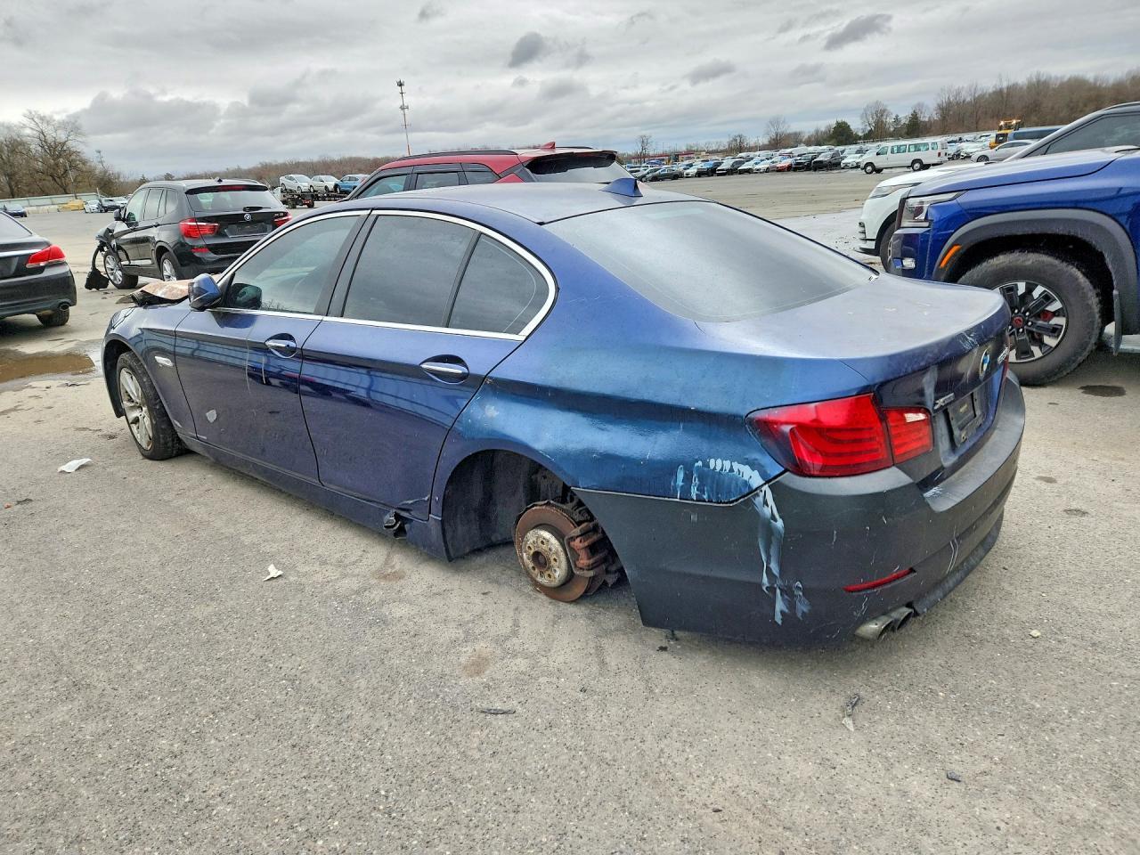 2013 BMW 5 Series - Фото 2
