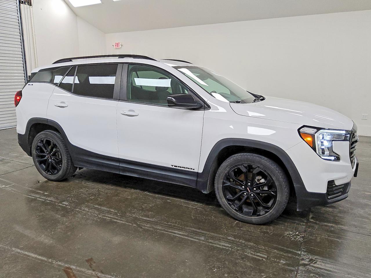 2022 GMC Terrain Sle - Image 4