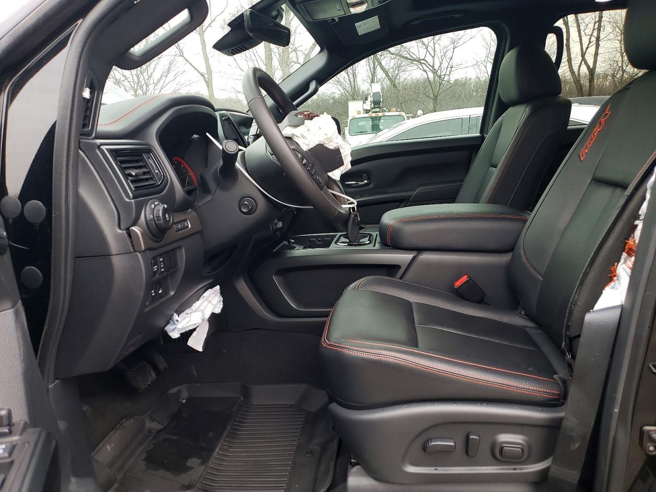 2024 Nissan Titan Pro-4X - Image 7