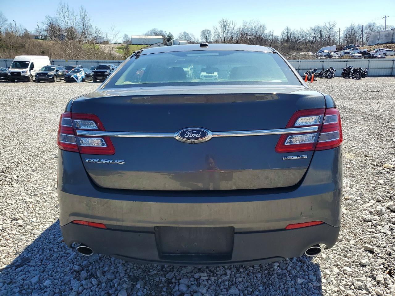 2016 Ford Taurus Se - Image 6