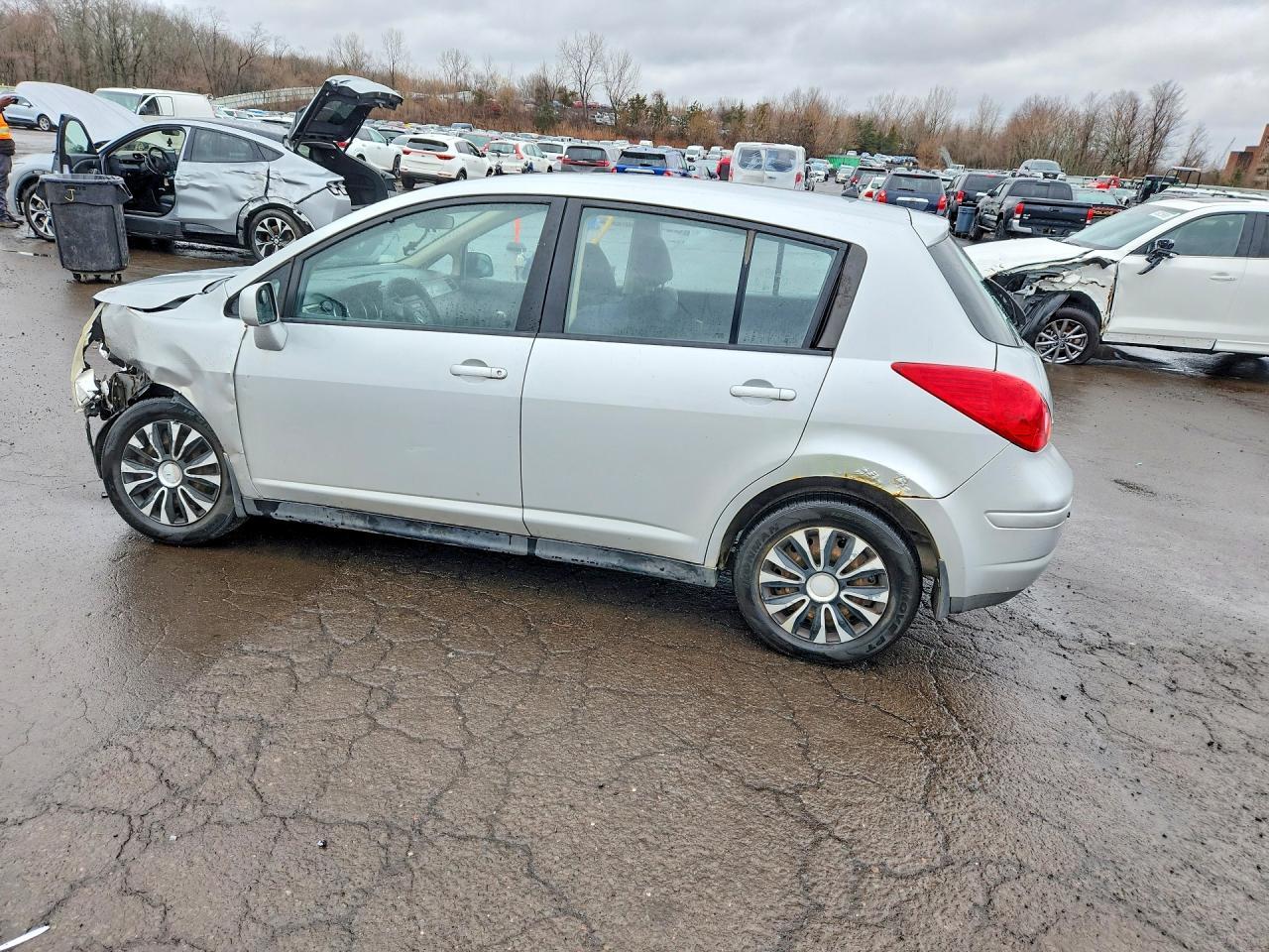 2007 Nissan Versa 1.8 S - Image 3