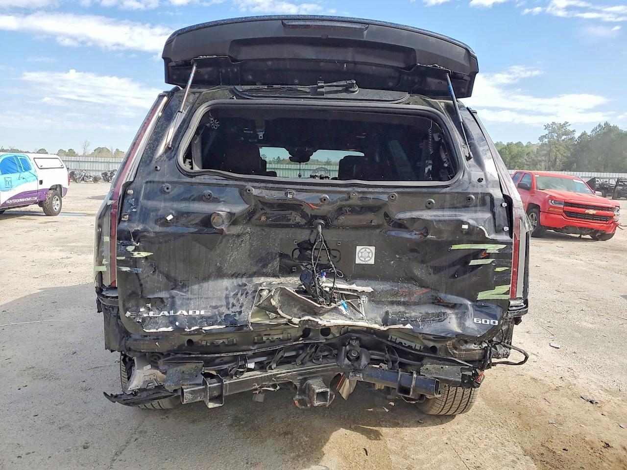 2025 Cadillac Escalade Sport - Фото 6