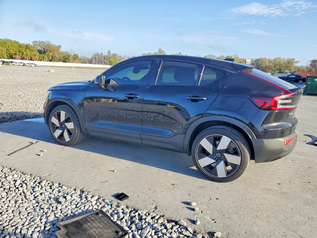 2022 Volvo C40 P8 Recharge Ultimate - Фото 2