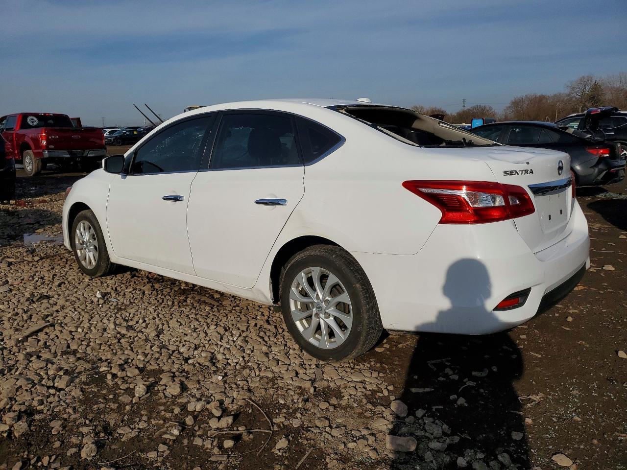 2018 Nissan Sentra Sv - Фото 2