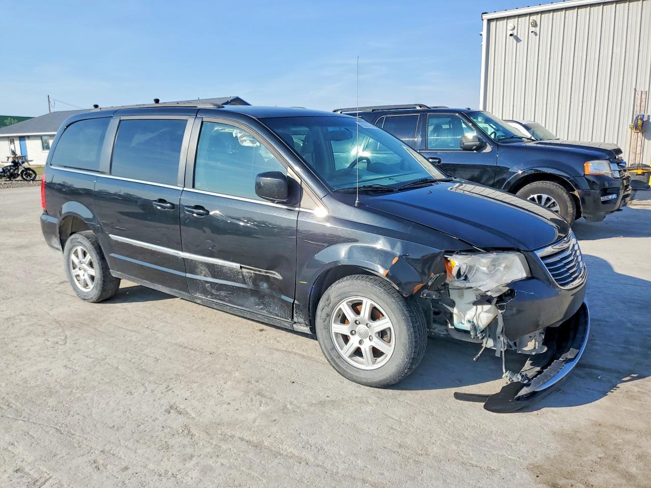 2012 Chrysler Town & Country Touring - Фото 4