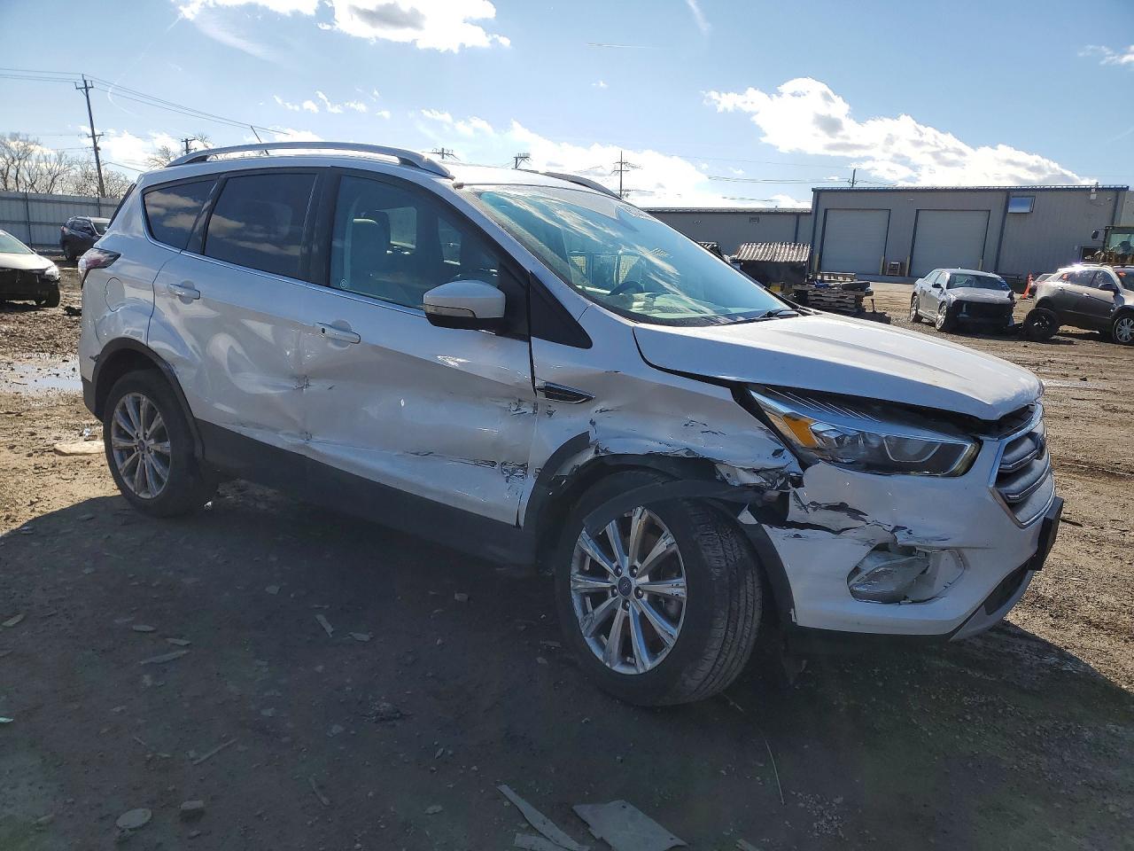 2017 Ford Escape Titanium - Фото 4