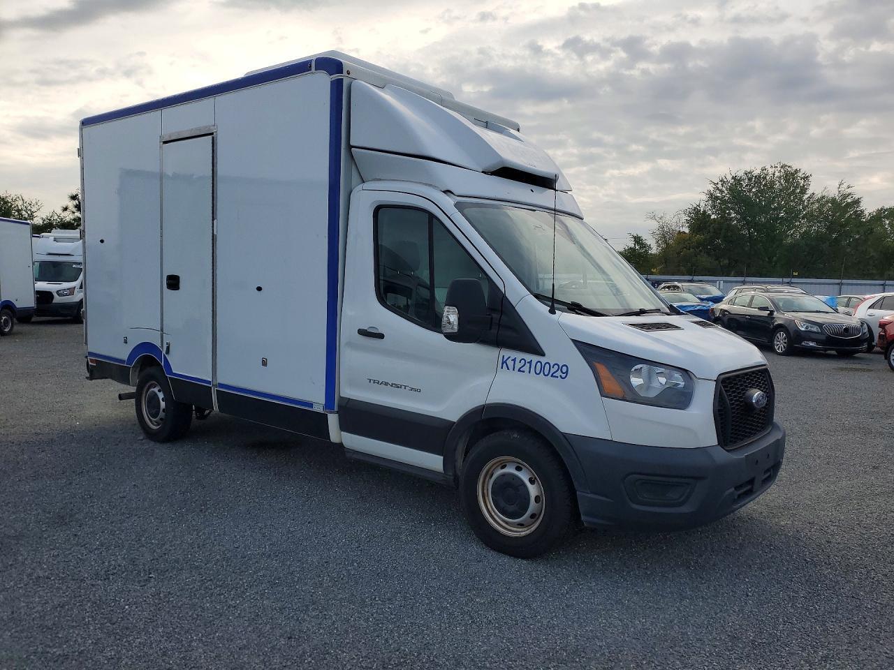 2020 Ford Transit Delivery Truck - Image 4