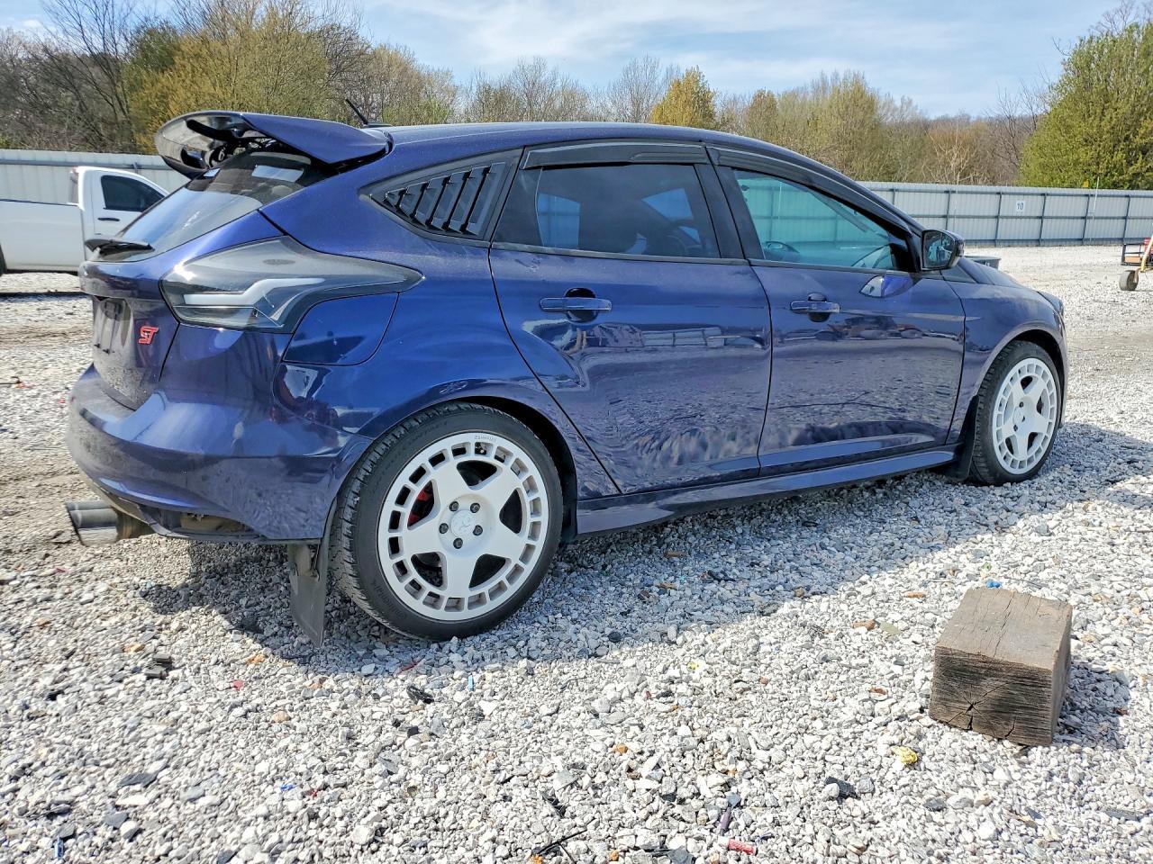 2017 Ford Focus St - Image 3