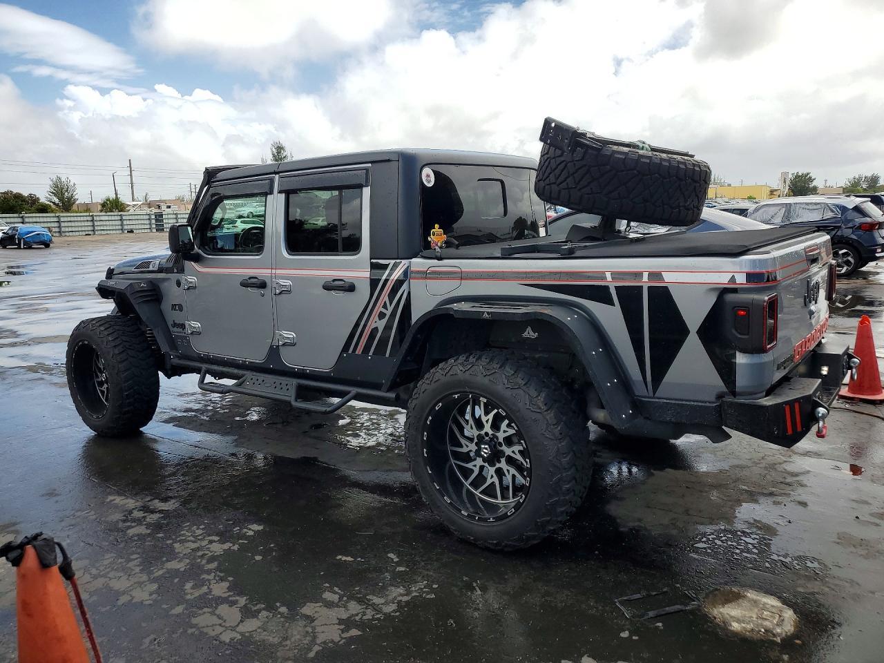 2021 Jeep Gladiator Sport - Фото 2