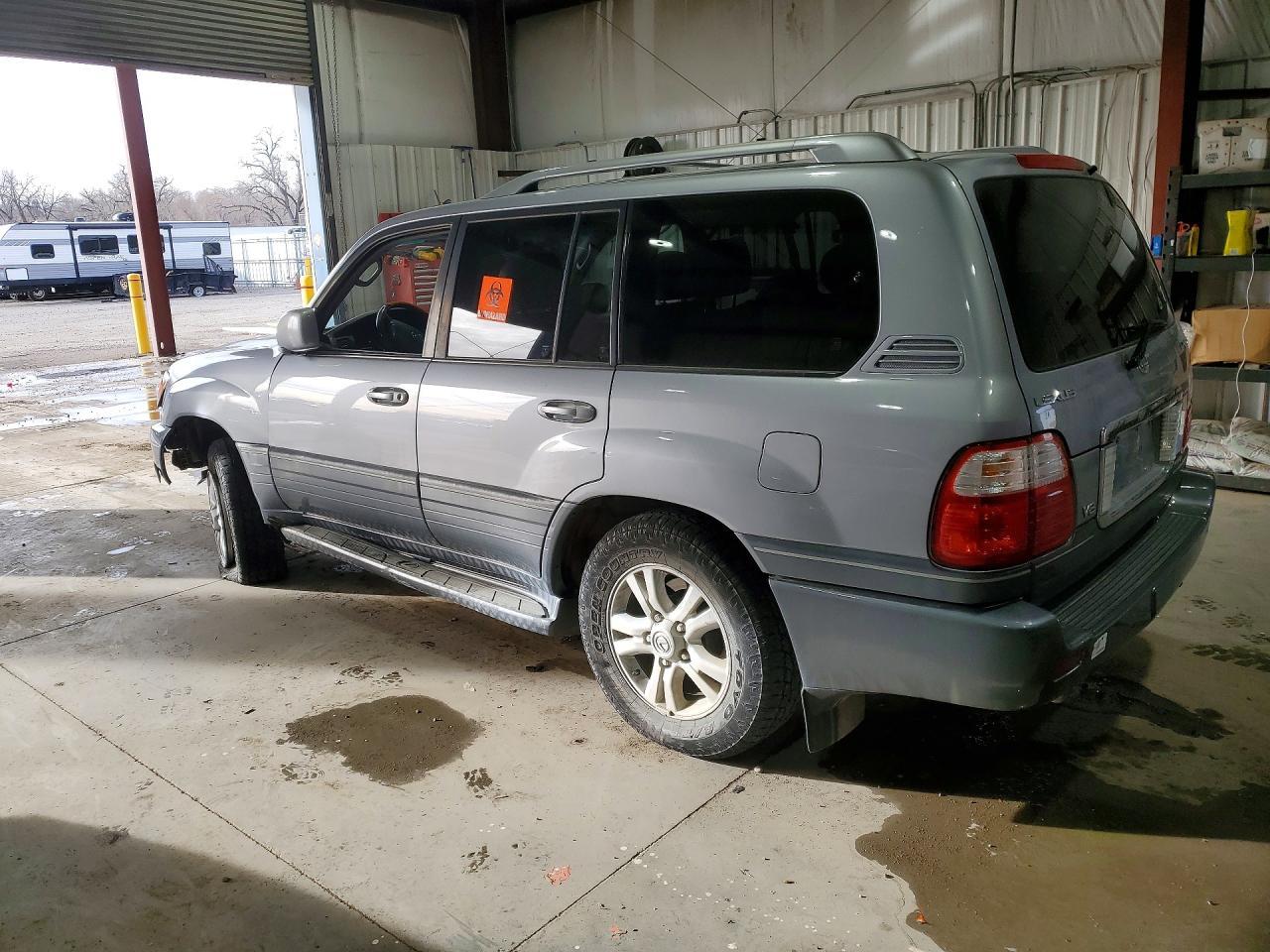 2004 Lexus Lx 470 Base - Image 2
