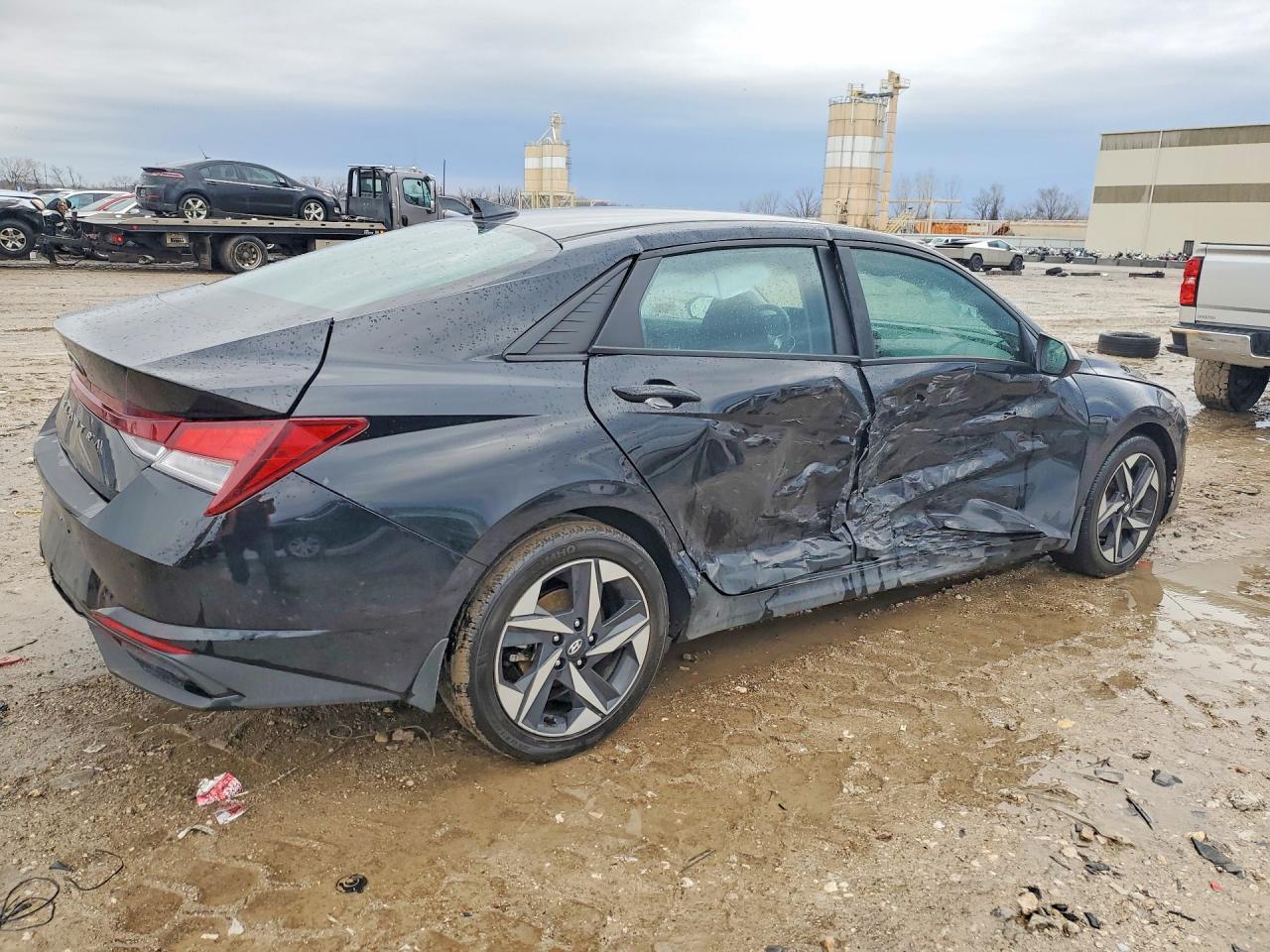 2023 Hyundai Elantra Sel - Фото 3