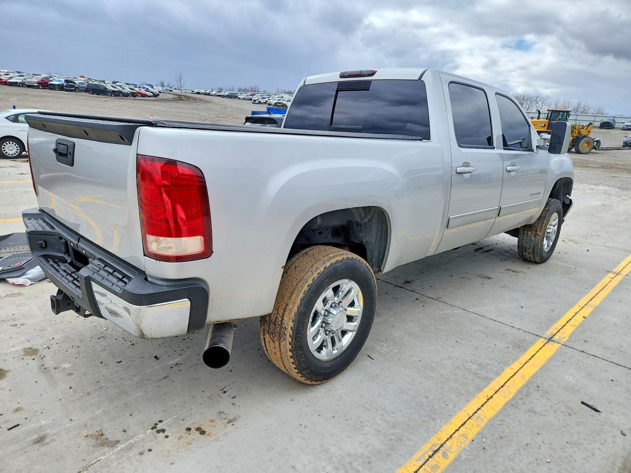 2011 GMC All Other - Фото 3