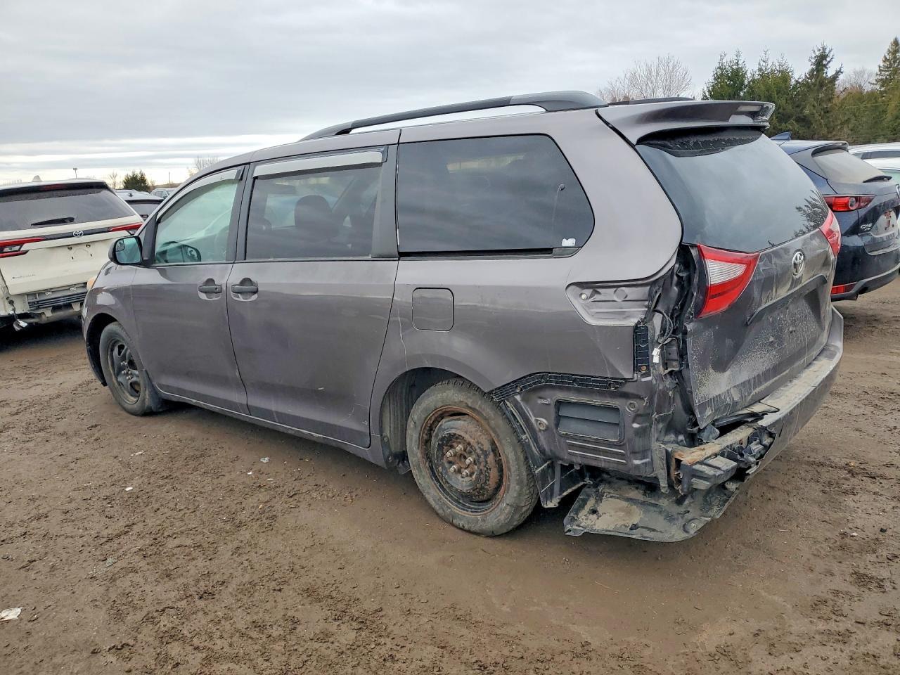 2015 Toyota Sienna L 7-Passenger - Image 2