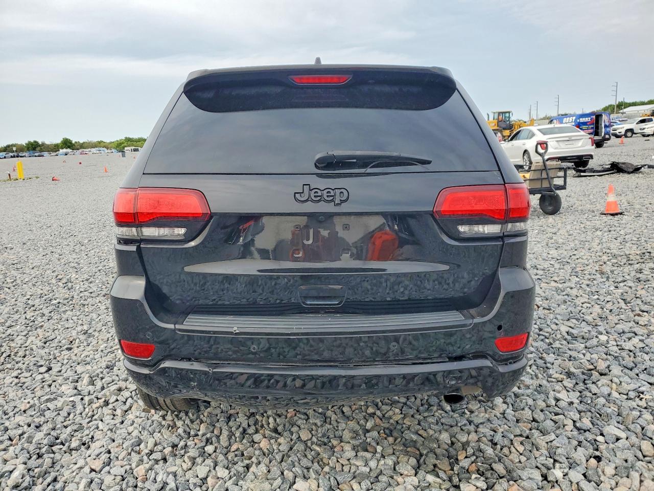 2018 Jeep Grand Cherokee Laredo - Image 6