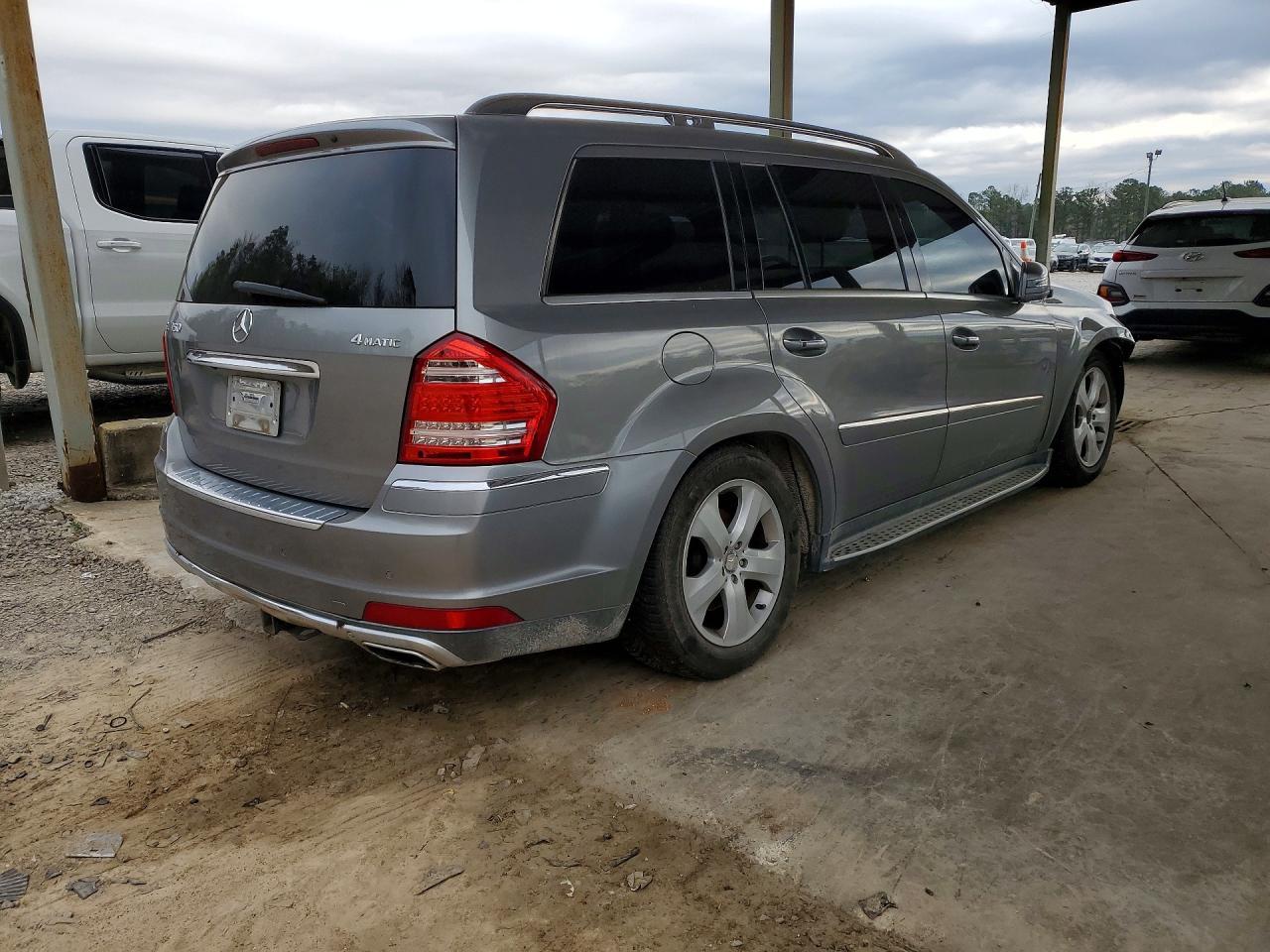 2011 Mercedes-Benz Gl 450 4Matic - Image 3