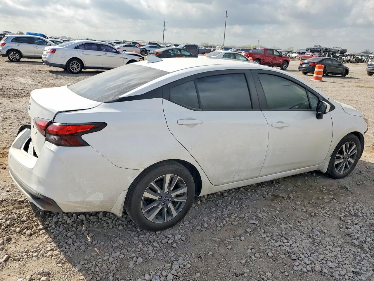 2025 Nissan Versa Sv - Фото 3
