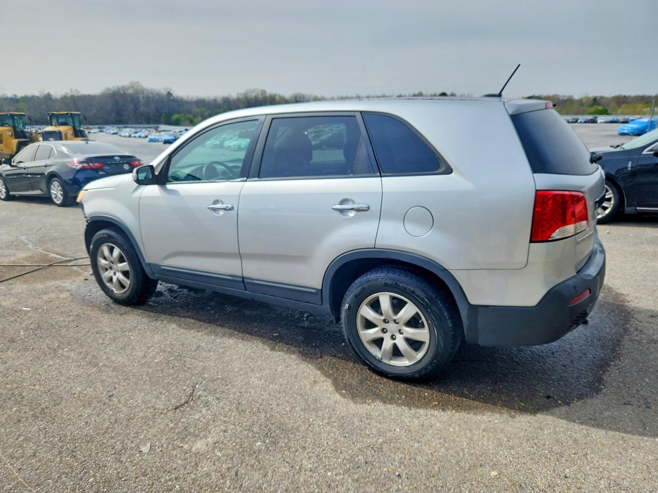 2012 Kia Sorento Lx - Image 2