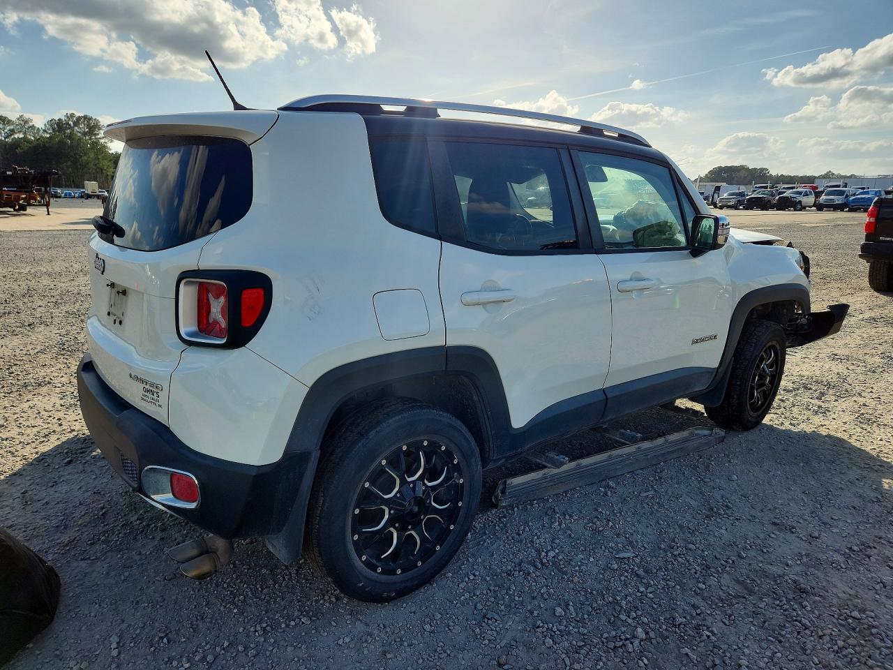 2015 Jeep Renegade Limited - Фото 3